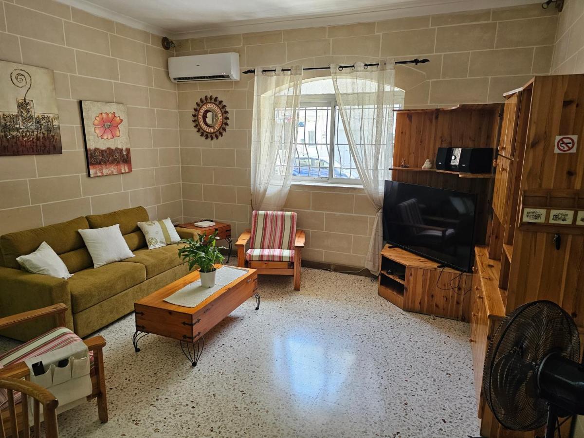 Apartment Ground Floor By The Sea - Close To Main Square *